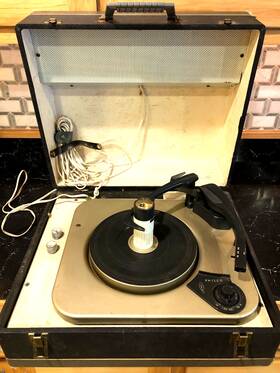 E-1357-121 Philco Rare Portable Tube Record Player