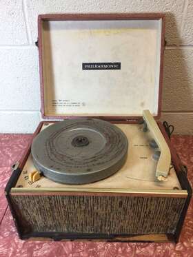 Mf-0300-3 Philharmonic Vintage Console Tube Record Player Turn Table Turns On