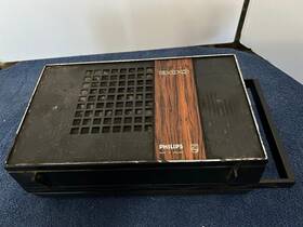 Gf300 Philips Phillips 1960s Battery Operated Turntable And Speakers In Original Case