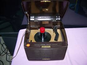 45-ey-3 Rca Eyy-3 Vintage Victor Bakelite Phonograph Record Player Model Powers On