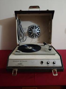 Me-14 Rca Vintage Me 14 Portable Turntable Record Player - 4 Speed Speaker 1969