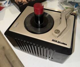 Rca-ey1 Rca Vintage 1950s Portable Record Player 6-ey-1 Powers On