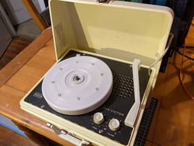 Vgpo7u Rca Vintage Victor Suitcase Record Player