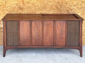 Vgt-26w Rca Victor Rare Mid-century Modern Console Stereo Walnut Mcm 1960s