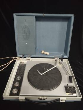 Vjp-31a Rca Vintage 1967 Victor Record Player Turntable Portable Works Great