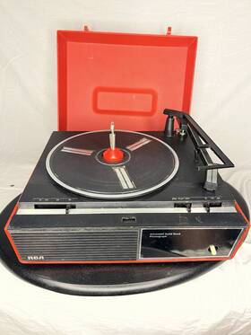 Vwp211r Rca Vwn211r Vintage 1974 Solid State Record Player Red Teated/works Incomplete