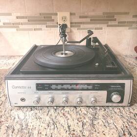 13-1161 Realistic Clarinette 44 Am/fm Turntable Phono Music System For Parts Or Repair