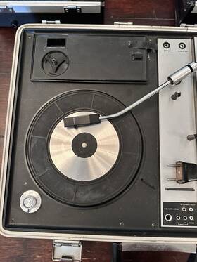 G2215-c Sanyo 2215-c Vintage Briefcase Stereo Speakers Record Player Radio Cassette