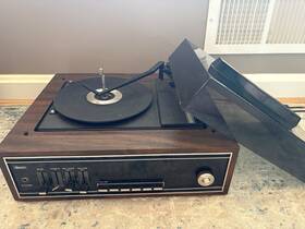 132.9040200 Sears 1960s Component Radio-phono Record Player Model Tested