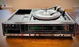 132.91732501 Sears Clean Vintage Am-fm Stereo 8-track/record Player System #132.91732501