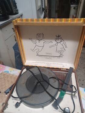 82451 Sears Vintage 1970 S Portable Record Player - And It Works