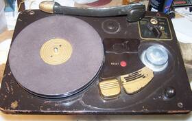 101.7714-2 Silvertone Wire Recorder Turntable 101.774-2 See U-tube Video
