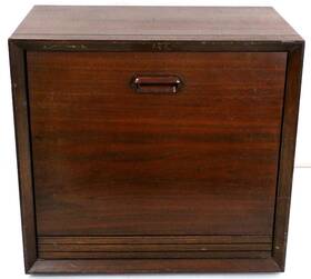 7419 Silvertone Model Record Player In Walnut Cabinet From 1969 Lot 588