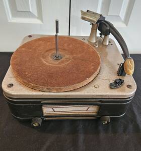 8153a Silvertone Vintage 1948 78rpm Record Player - Model