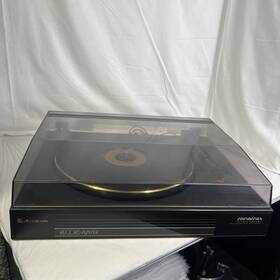 09760 Sound Design Vintage Player Turntable Model #09760 Auto Return Belt Drive