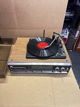 4968 Soundesign Model Turntable / Am-fm Stereo Receiver 8-track Recorder