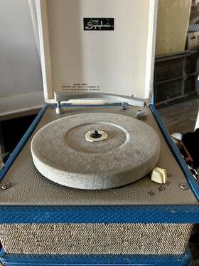 Symphonic 1600t Vintage Portable Record Player- Works Perfectly