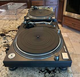 Sl-1210mk2-a Technics 2x Sl-1210 Mk2 Direct Drive Turntable System Slightly Used/open-box