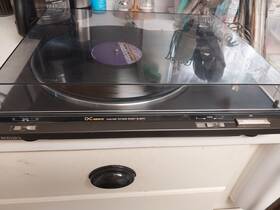 Sl-b27u Technics Turntable Model Sl-b27u. 99 Percent Mint Condition