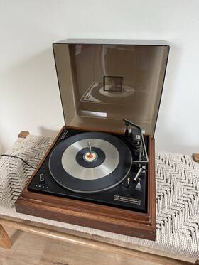 1590-1 The Voice Of Music Vintage 1970s Stereo Record Player Turntable Model Works