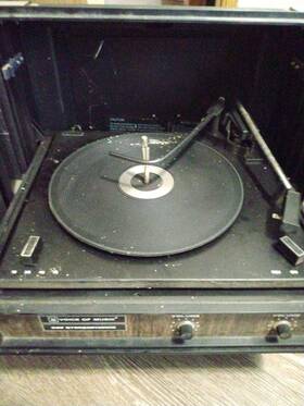 339-3 The Voice Of Music Record Player With Attached Speakers 339-stereophonic