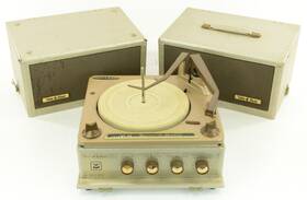 Vm-307 The Voice Of Music Vintage Stere-o-matic Portable Record Player With Speakers