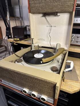 4dc5908 Truetone Full Stereophonic Record Player Tube Amp And 4 Speed - Works