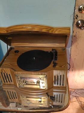 D-2604 Truetone Antique Tele-tone Portable Record Player