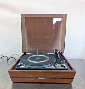 1216-t550 United Audio Dual 1216 T550 Automatic Record Player With Wood Case And Dustcover