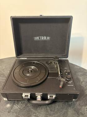 It170102882 Victrola Black Automatic Portable Record Player Used Very Good Condition
