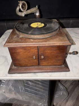 Vv-iv-276086e Victrola Vintage Music Player