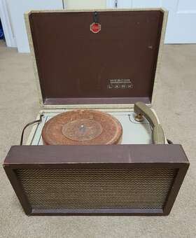 T-1135-1 Webcor Vintage 1950s Lark Portable Record Player For Parts Or Repair