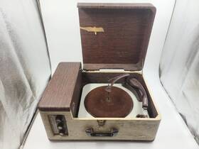 T-150 Webcor Vintage Holiday Portable Radio Fonograf / Phonograph Turntable T150/t-150