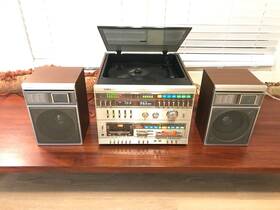 M2685a Yorx Am/fm - Cassette Turntable Record Player Need Service