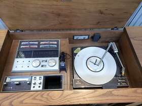 A952 Zenith Rare Vintage Stereo Console Record Player 8 Track Receiver Microphone