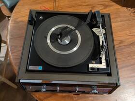 15wer56 Zenith E585-1 Fm/record Player Model Chassis 120v 60hz