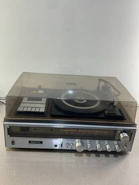 Is-4031 Zenith 1981 Integrated Stereo System Turntable With Cassette- Vintage