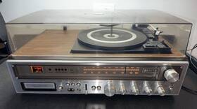 Ls-4021 Zenith Is 4021 Am/fm Stereo Receiver Record Player 8 Track Deck. Not Tested