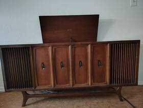 Mn2608 Zenith Vintage 1966 Stereo Console Credenza Record Player