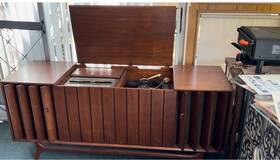 Mnt2670 Zenith Vintage 1966 Stereophonic High Fidelity Model Albums Included