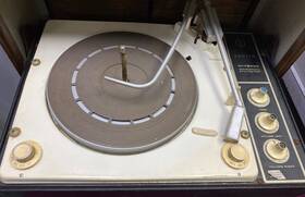 T2560w Zenith Vintage Solid State Stereophonic Phonograph Model Speakers Rare