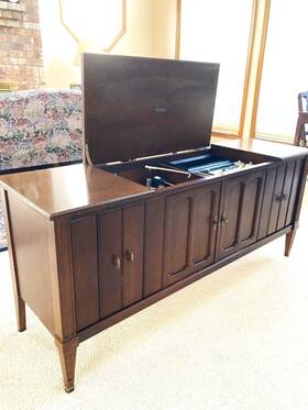 X932 Zenith Vintage Stereo Console Mid-century Modern With Louvered Speakers