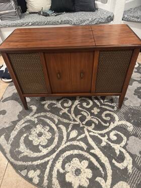 Y804 Zenith Vintage Record Player Am Fm Radio Console Cabinet