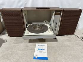 Z655135 Zenith Vintage Solid State Portable Stereophonic Phonograph Z552 - Powers On