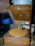 Victor Victrola VV-50 Portable Phonograph Record Player *repair*. Fixed Price $295.00.