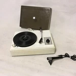 Vintage Realistic Sing Along Turntable 13-1117 Tested W/ Panasonic Mic. Fixed Price $120.00.