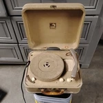 Rca Victor Victrola Suitcase Vacuum Tube Phonograph 7-EMP-2KK. Fixed Price $74.50.