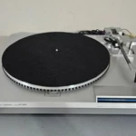 Hitachi HT-202 Turntable. Fixed Price $180.00.