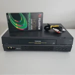 Toshiba W522CF 4-HEAD Hi-fi Video Cassette Recorder Commercial Skip Vcr. Fixed Price $19.00.