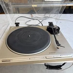 Pioneer Model PL-7 Full Automatic Turntable Works With Head. Fixed Price $132.00.